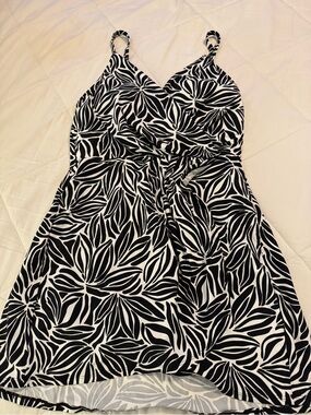 Lands' End Black and White Leaf-Print swim dress
